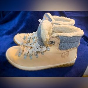 Sorel Out N About Plus Conquest Tan Suede Boots - Women - Size 9.5 - NWOT